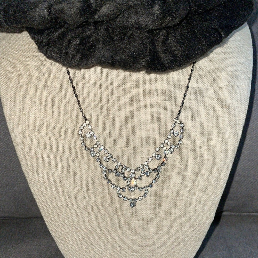 Vintage Rhinestone necklace.  14”.